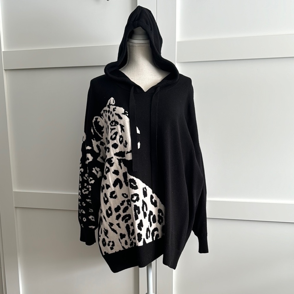 Torrid Black and White Leopard Pullover Hooded Sweater